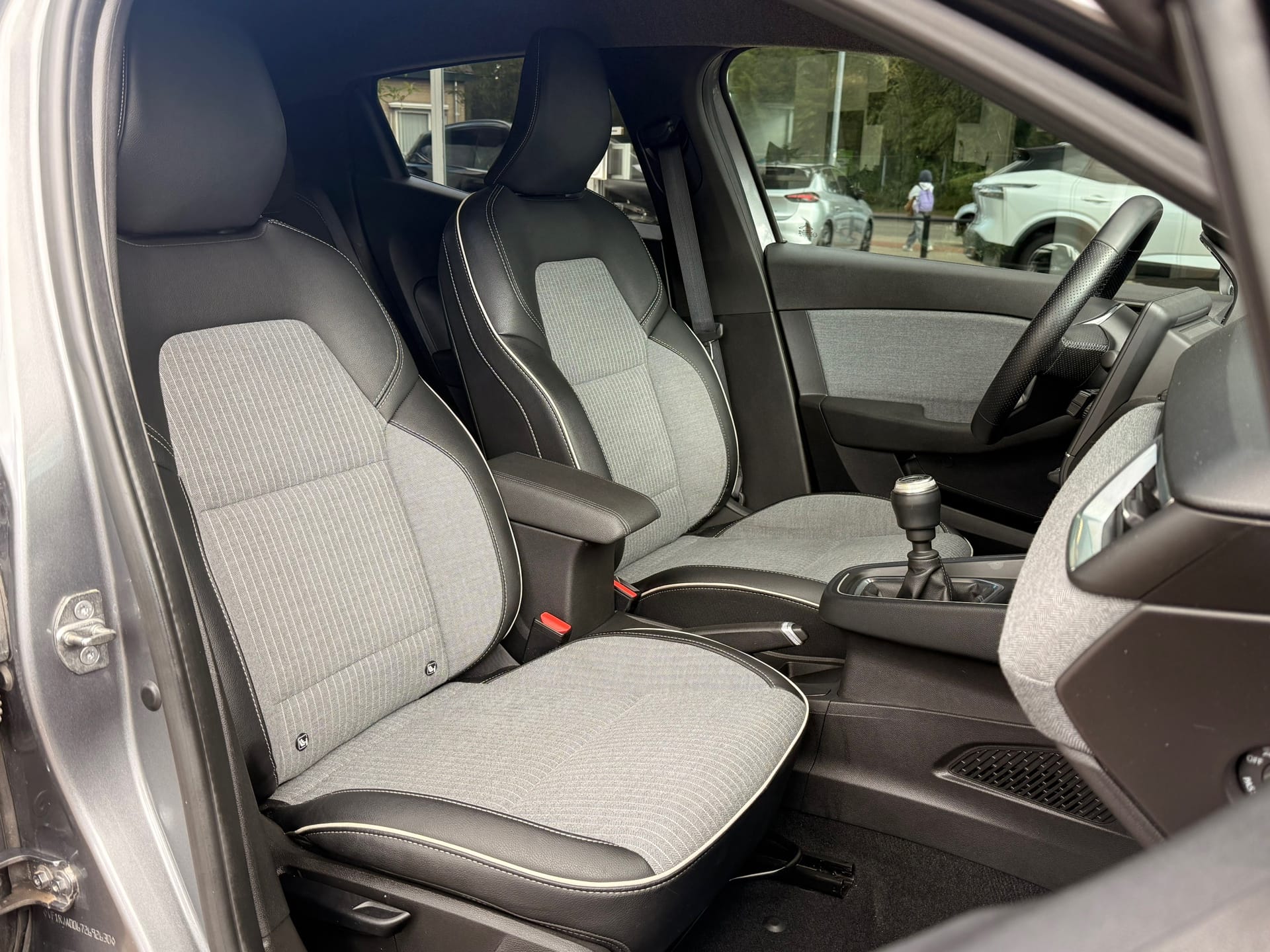 Renault Clio 1.0 TCe 90 GPF techno | Led | Carplay | Winter pack afbeelding 9