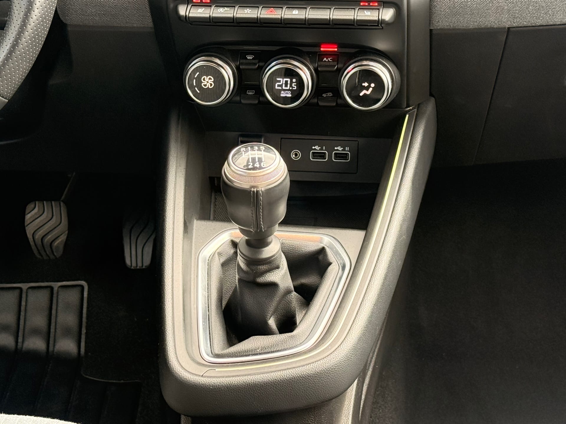 Renault Clio 1.0 TCe 90 GPF techno | Led | Carplay | Winter pack afbeelding 14